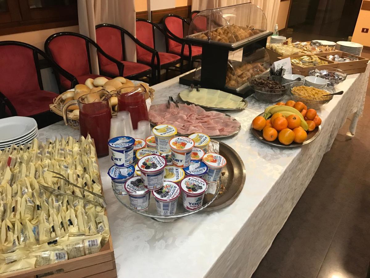 利比亚酒店 菲诺德尔德尔蒙特 外观 照片